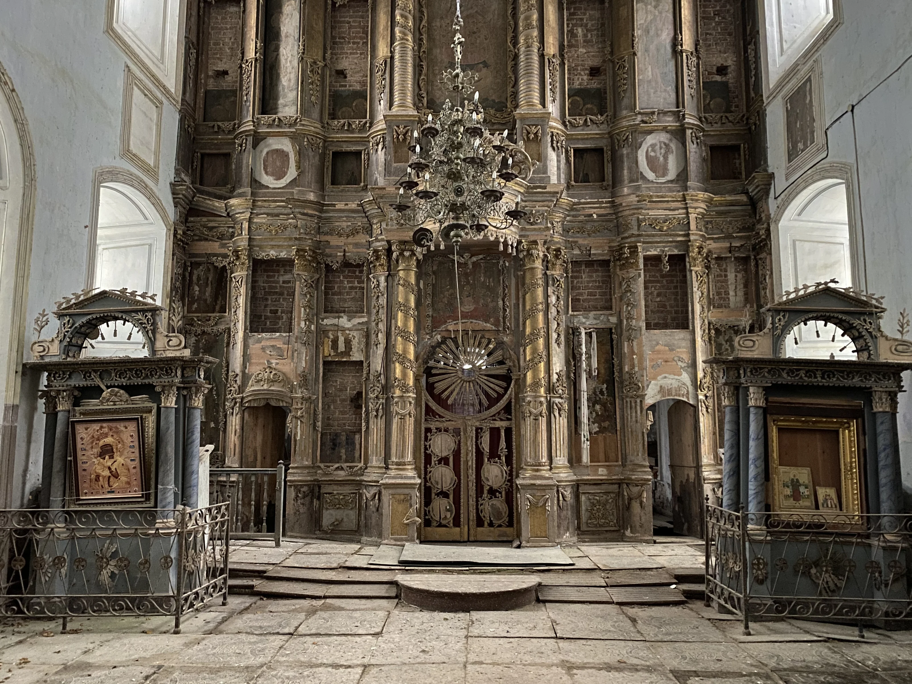 Иконостас Воскресенского храма